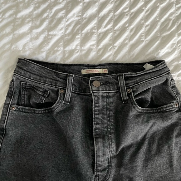 Levi’s High Waisted Mom Jeans - Picture 1 of 5